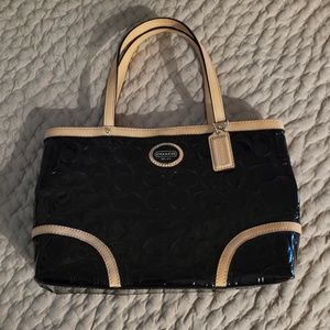 Coach NWOT Peyton Black Patent Leather Tote